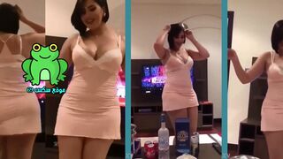 شمس الكويتية تستعرض طيزها وبزازها - سكس كويتي