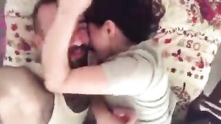 سكس مصري بوس وتقفيش ومص شفايف ساخن جدا